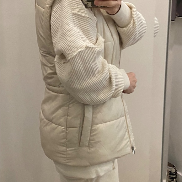 RW&Co puffy vest - XXS - Picture 4 of 4